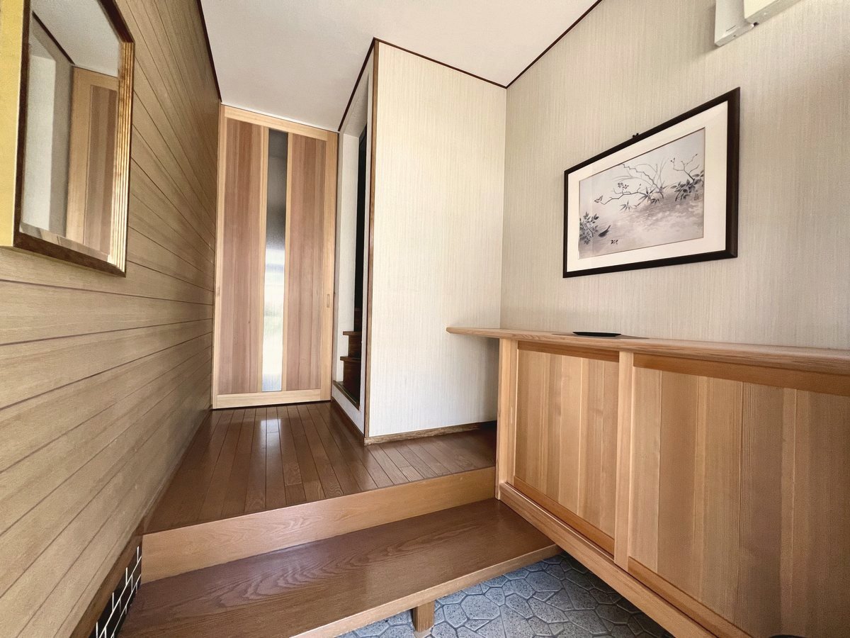 母屋のエントランス